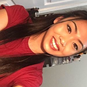 Meet your Posher, Danielle cruz